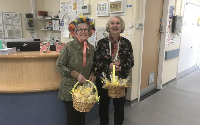 Patient Easter Gift Presentation